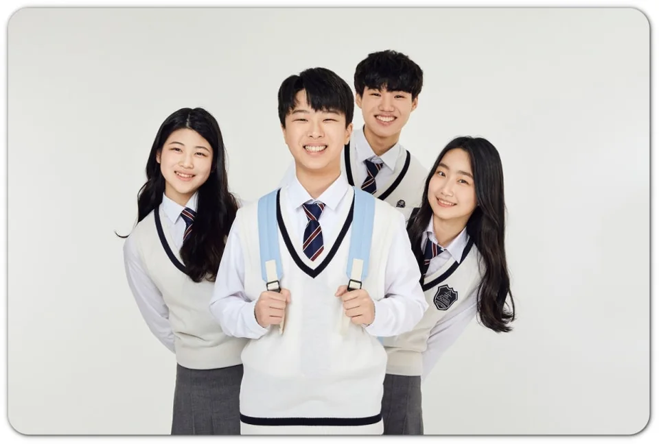 함께 서 있는 학생들